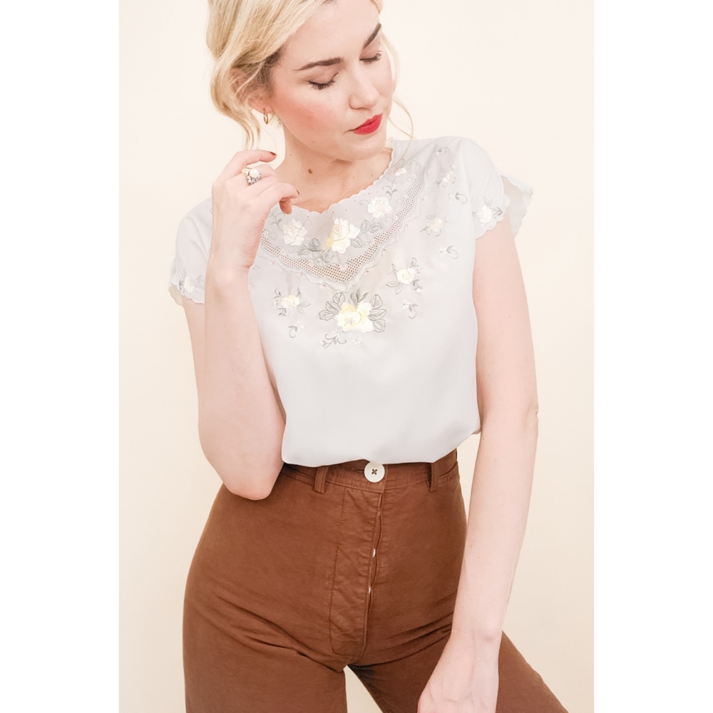 60s White Floral Embroidered Cap Sleeve VTG Blouse